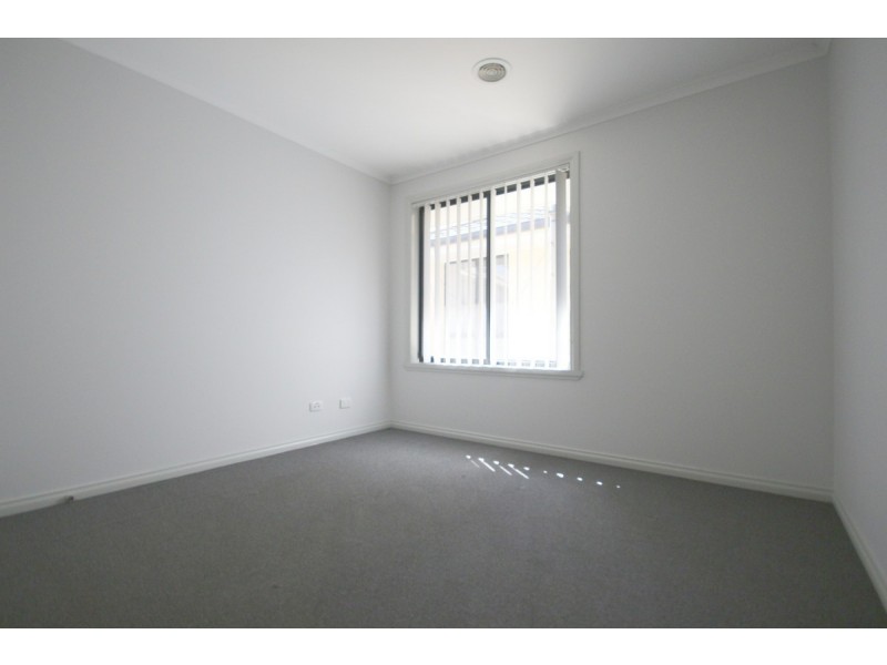 9 Hemsworth Court, Roxburgh Park VIC 3064