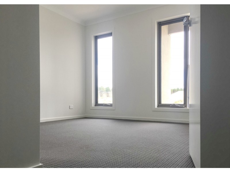 31 Brossard Road, Mickleham VIC 3064