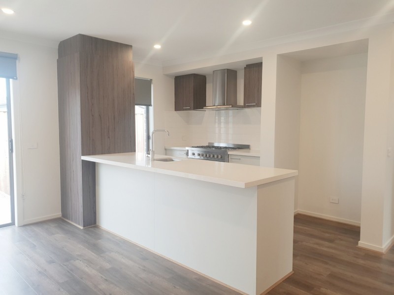 31 Brossard Road, Mickleham VIC 3064