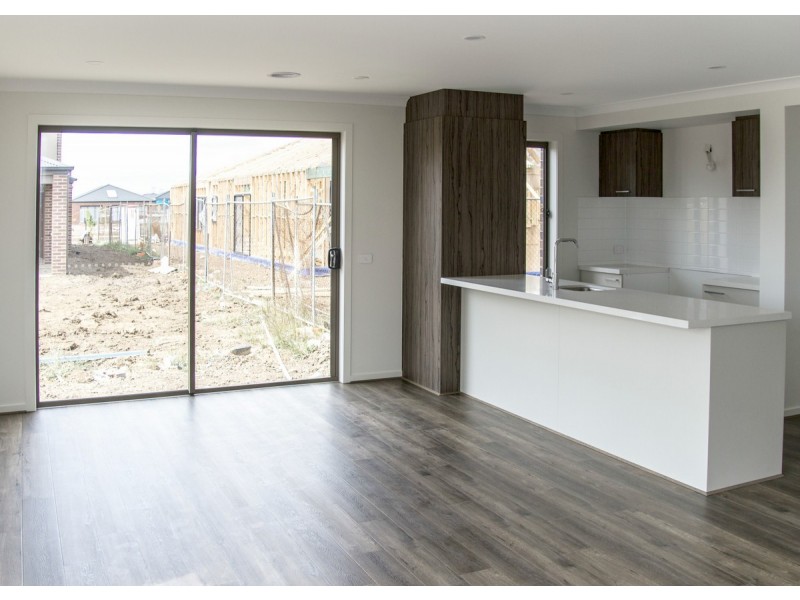 31 Brossard Road, Mickleham VIC 3064