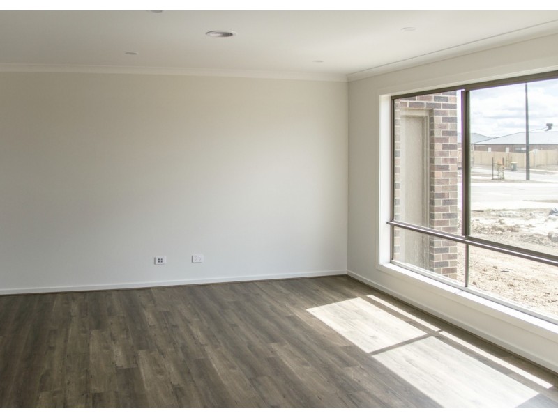 31 Brossard Road, Mickleham VIC 3064