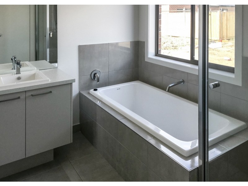 31 Brossard Road, Mickleham VIC 3064