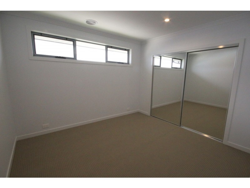 10 Merlin Street, Craigieburn VIC 3064