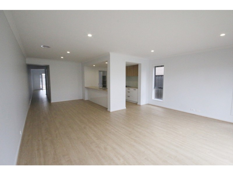 12 Merlin Street, Craigieburn VIC 3064