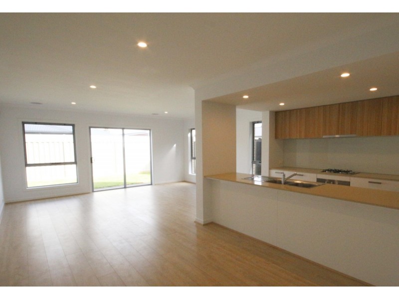 14 Merlin Street, Craigieburn VIC 3064