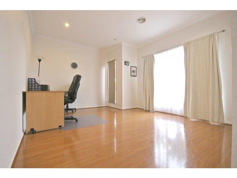 37 Brickwood Circuit, Craigieburn VIC 3064