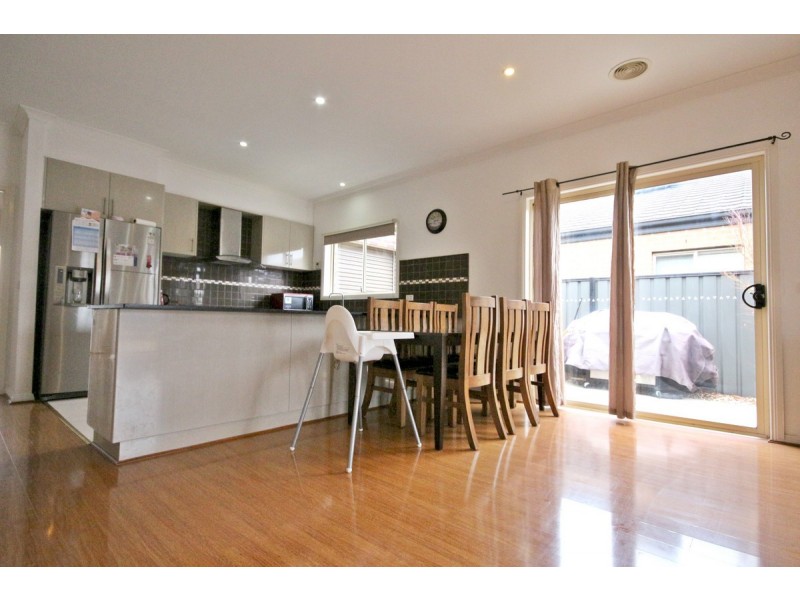 37 Brickwood Circuit, Craigieburn VIC 3064
