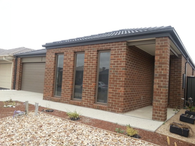 4 Pembury Street, Craigieburn VIC 3064