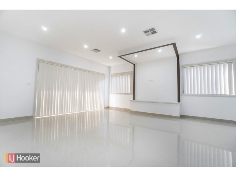31 Quarter Street, Roxburgh Park VIC 3064