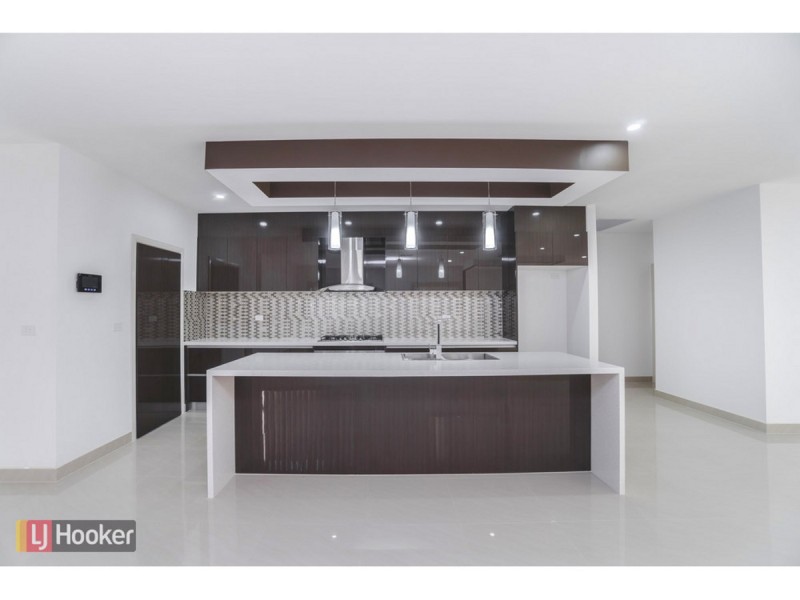 31 Quarter Street, Roxburgh Park VIC 3064