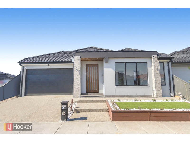 32 Quarter Street, Roxburgh Park VIC 3064