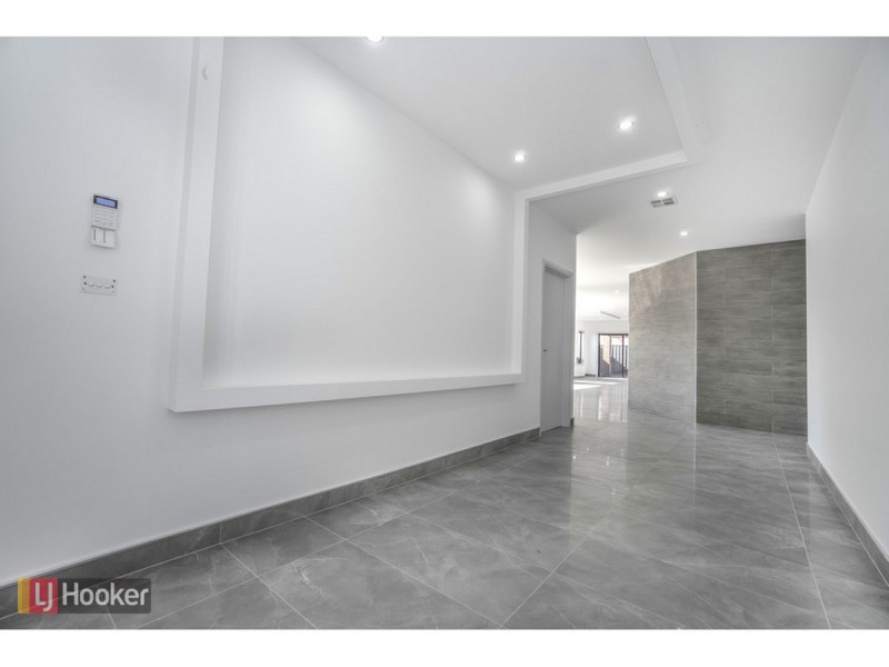 32 Quarter Street, Roxburgh Park VIC 3064