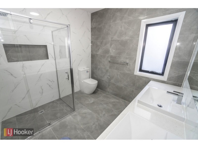 32 Quarter Street, Roxburgh Park VIC 3064