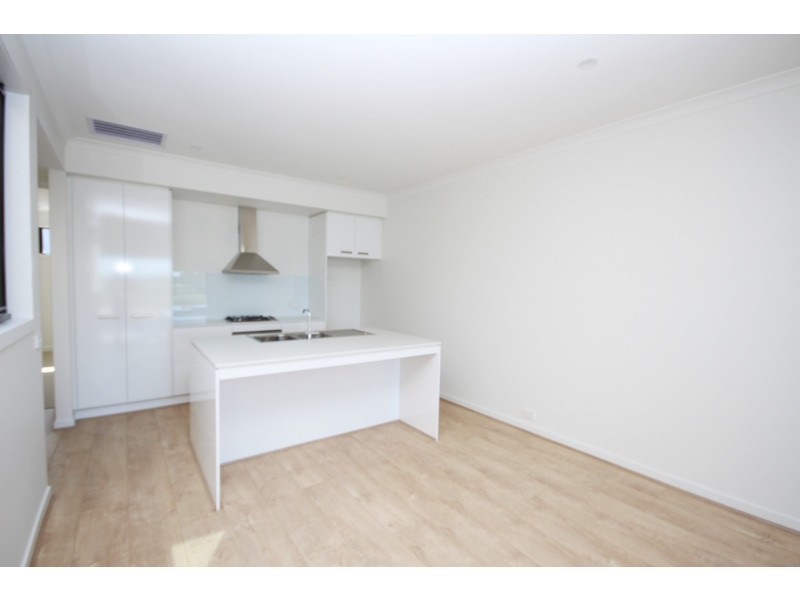 8 Yarramie Circuit, Craigieburn VIC 3064