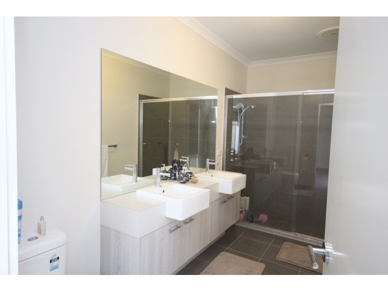 6 Gardner Terrace, Craigieburn VIC 3064