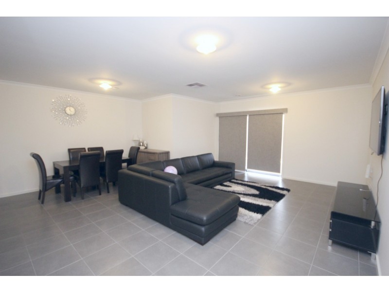 6 Gardner Terrace, Craigieburn VIC 3064