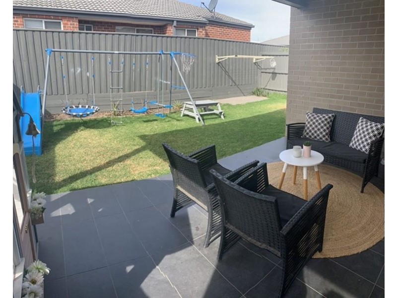 18 Bianca Crescent, Greenvale VIC 3059