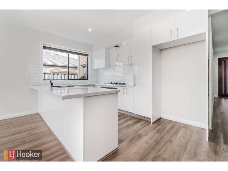 21 Hues Street, Craigieburn VIC 3064