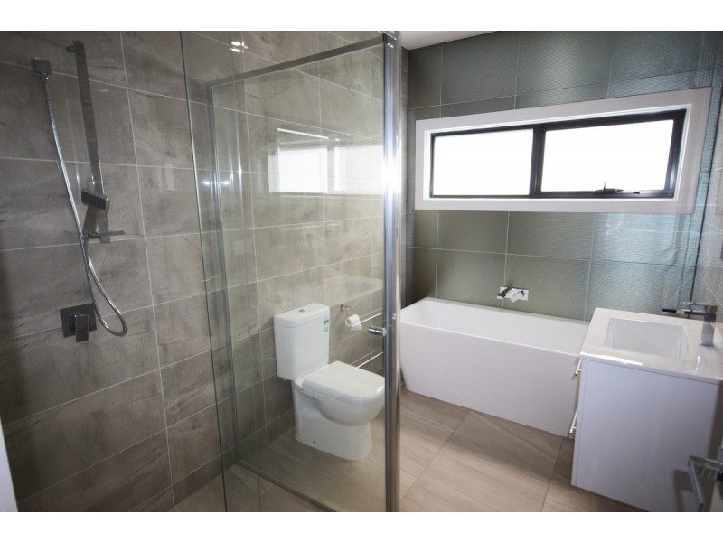 45 Upthorpe Loop, Mickleham VIC 3064