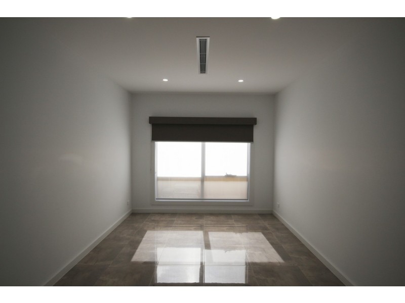 45 Upthorpe Loop, Mickleham VIC 3064