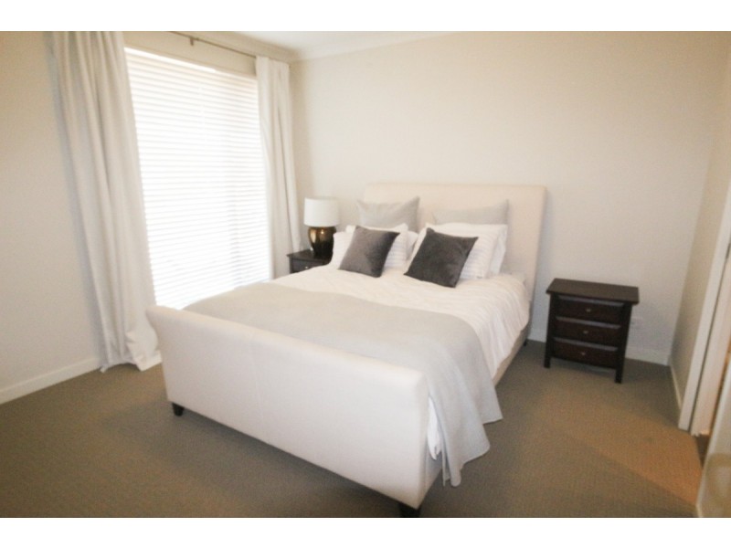 27 Bluebell Drive, Craigieburn VIC 3064