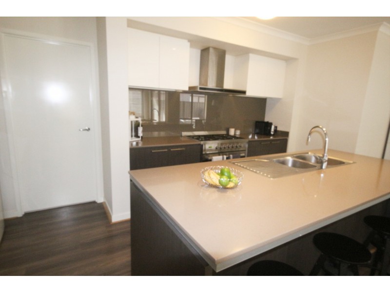 27 Bluebell Drive, Craigieburn VIC 3064