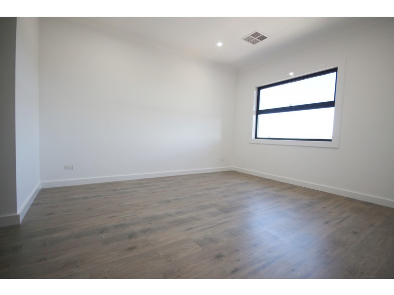 1 Strident Road, Craigieburn VIC 3064