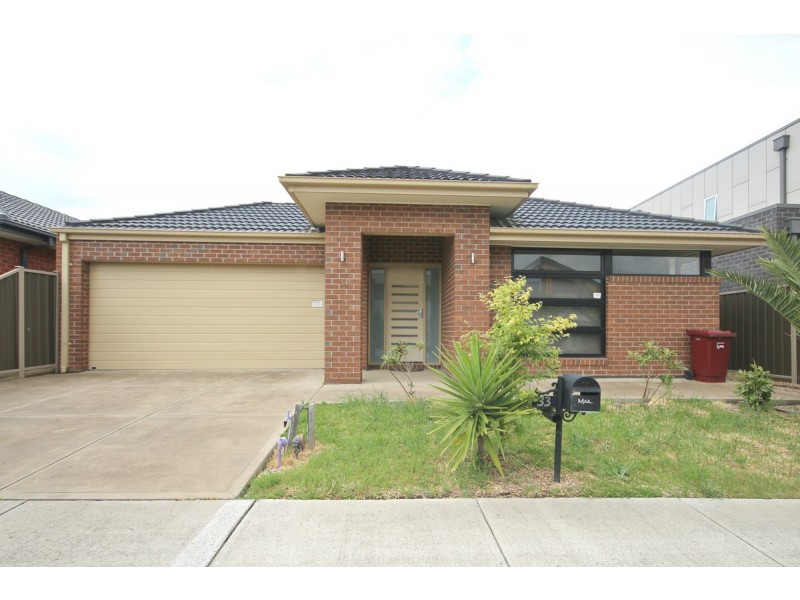 33 Clarendon Avenue, Craigieburn VIC 3064