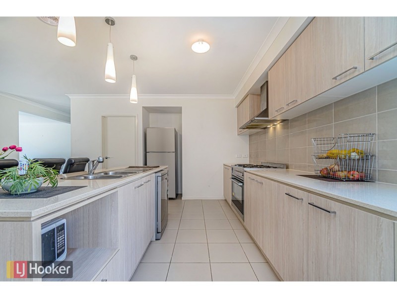 16 Degraves Street, Mickleham VIC 3064