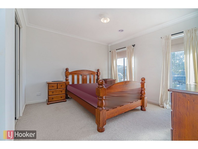 16 Degraves Street, Mickleham VIC 3064