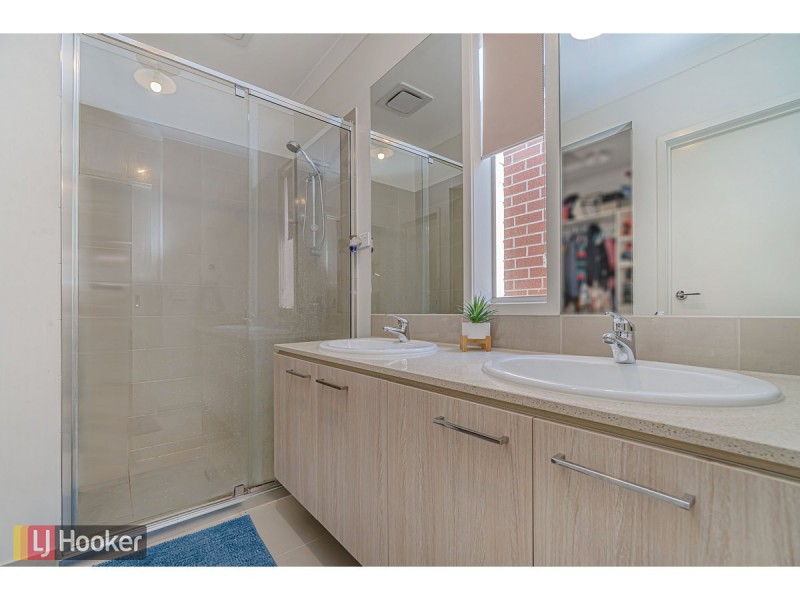 16 Degraves Street, Mickleham VIC 3064