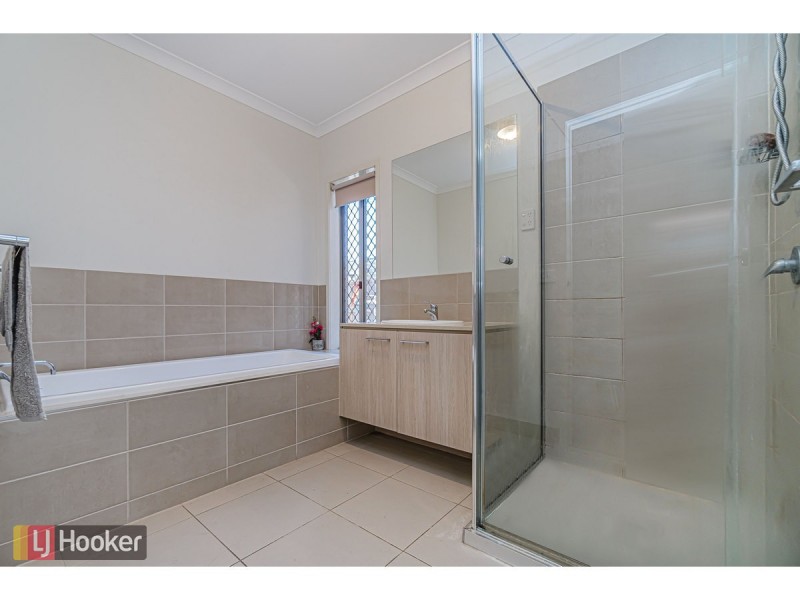 16 Degraves Street, Mickleham VIC 3064