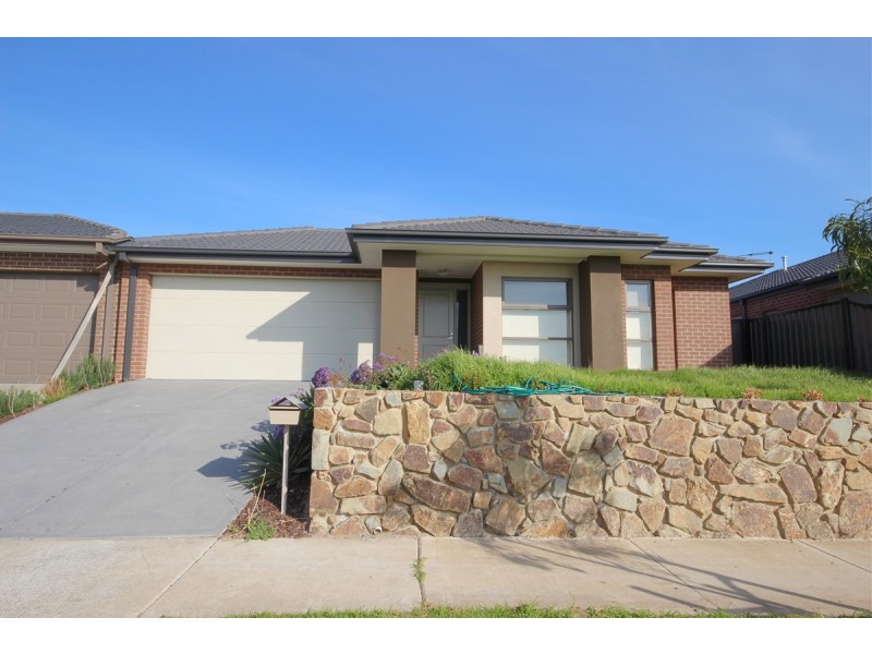 8 Season Way, Craigieburn VIC 3064
