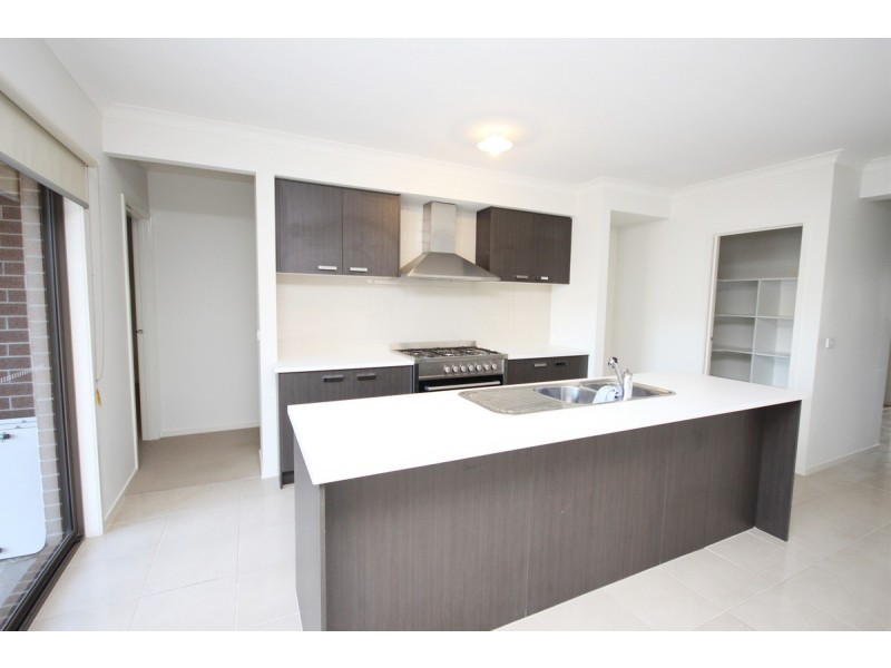 8 Season Way, Craigieburn VIC 3064
