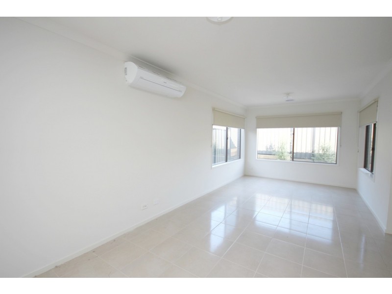 8 Season Way, Craigieburn VIC 3064