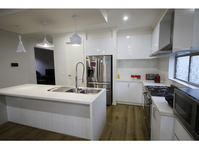 3 Lush Drive, Craigieburn VIC 3064