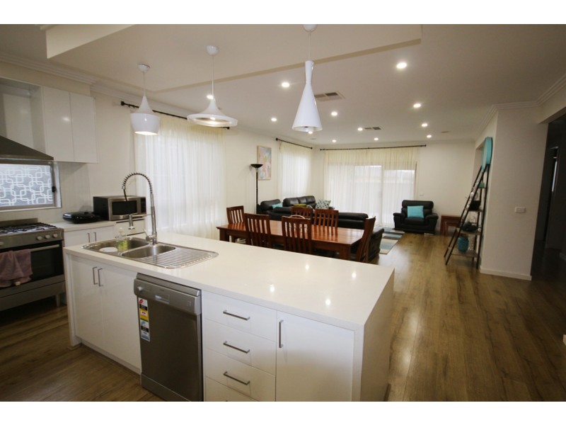 3 Lush Drive, Craigieburn VIC 3064