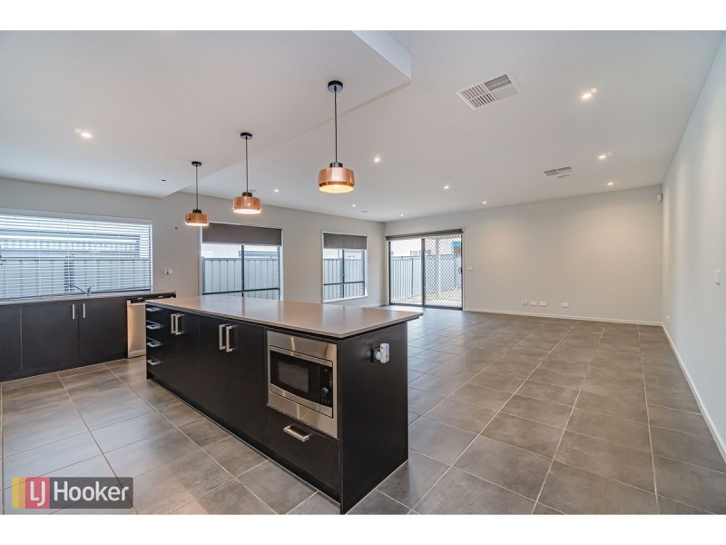 11 Merrica Court, Craigieburn VIC 3064