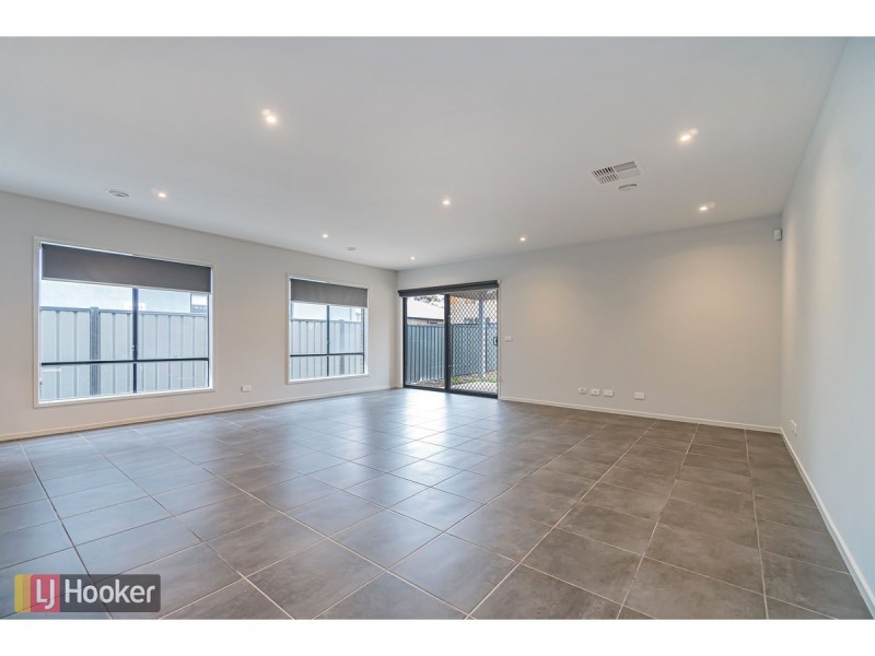 11 Merrica Court, Craigieburn VIC 3064