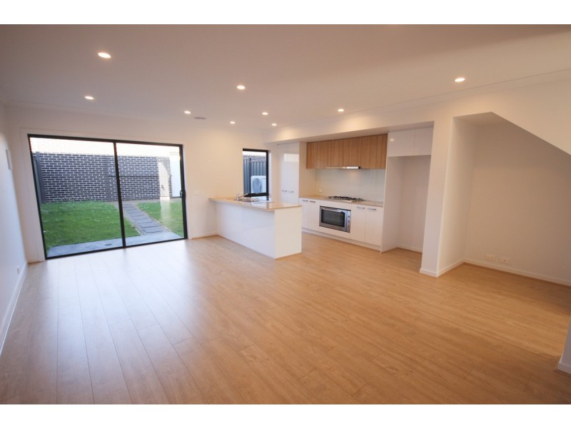4 Cyan Walk, Craigieburn VIC 3064