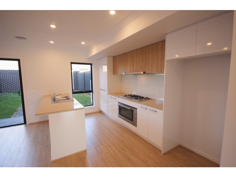 4 Cyan Walk, Craigieburn VIC 3064