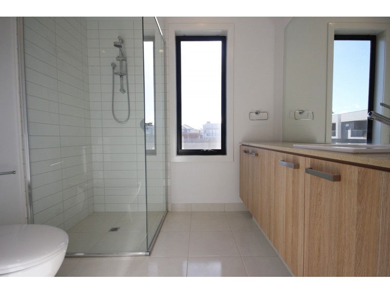 4 Cyan Walk, Craigieburn VIC 3064