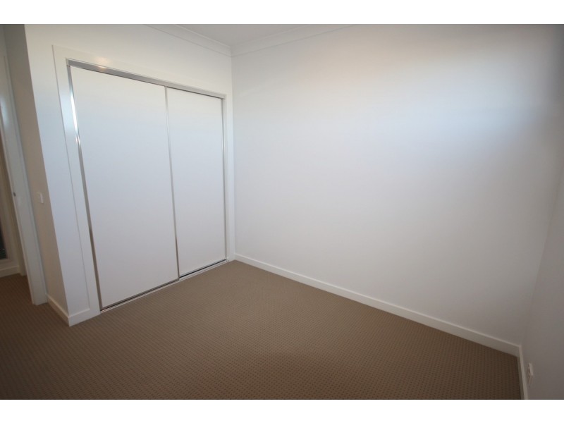 4 Cyan Walk, Craigieburn VIC 3064