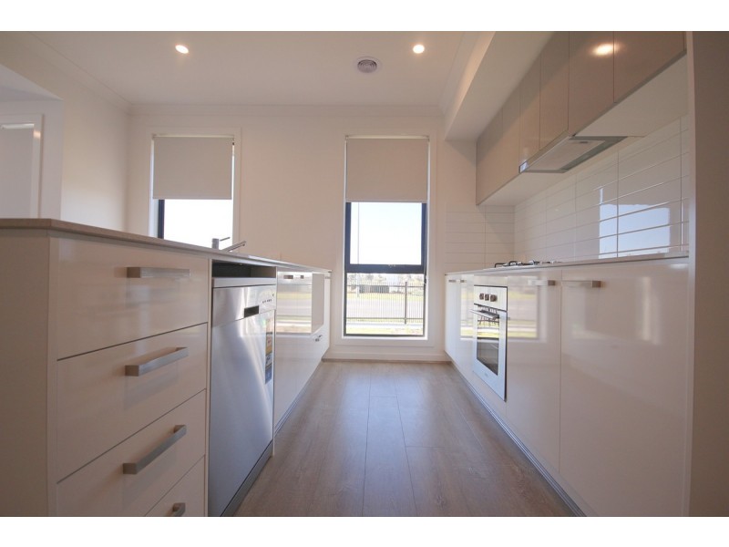 838 Aitken Boulevard, Craigieburn VIC 3064