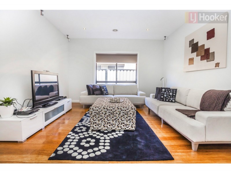 22 Thoresby Circuit, Craigieburn VIC 3064