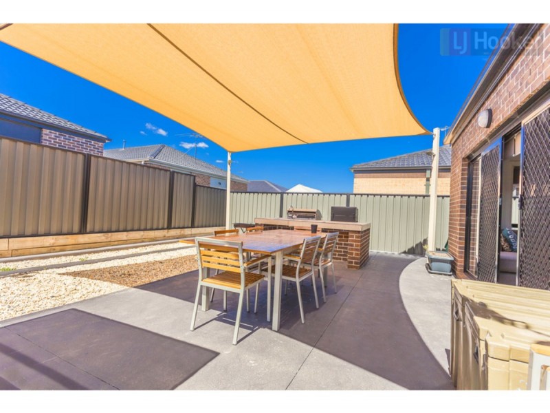 22 Thoresby Circuit, Craigieburn VIC 3064