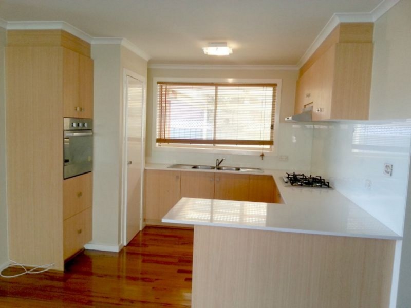 8 Bristol Mews, Craigieburn VIC 3064