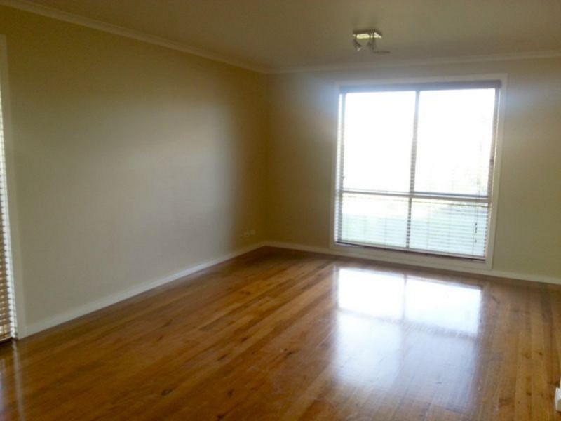 8 Bristol Mews, Craigieburn VIC 3064