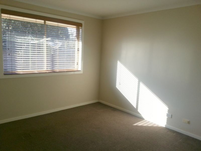 8 Bristol Mews, Craigieburn VIC 3064