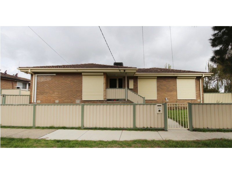 27 Karnak Crescent, Coolaroo VIC 3048